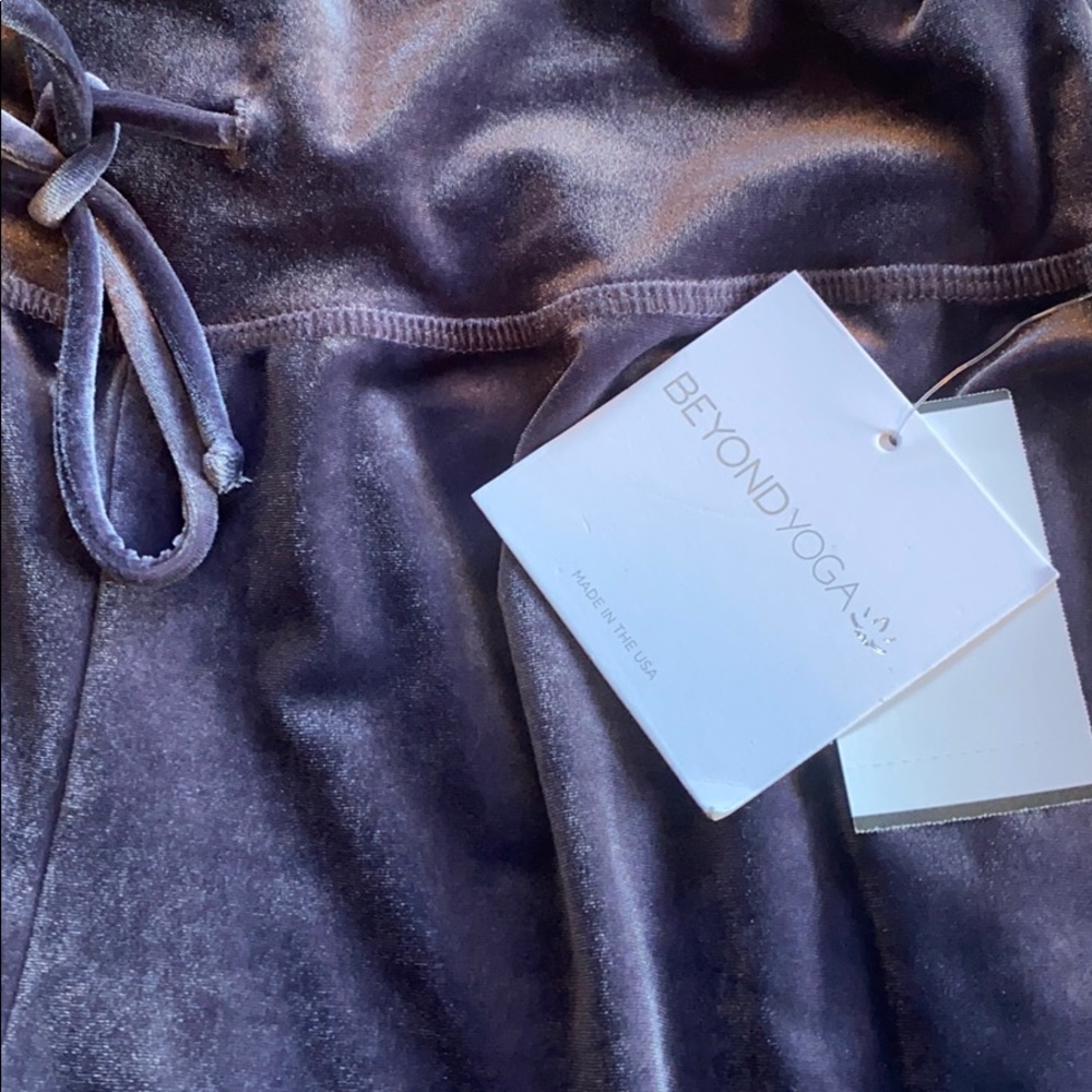NEW! Beyond Yoga purple velour joggers size M